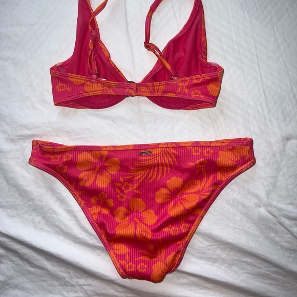 Hollister Bikini Bottoms - Picture 3 of 4